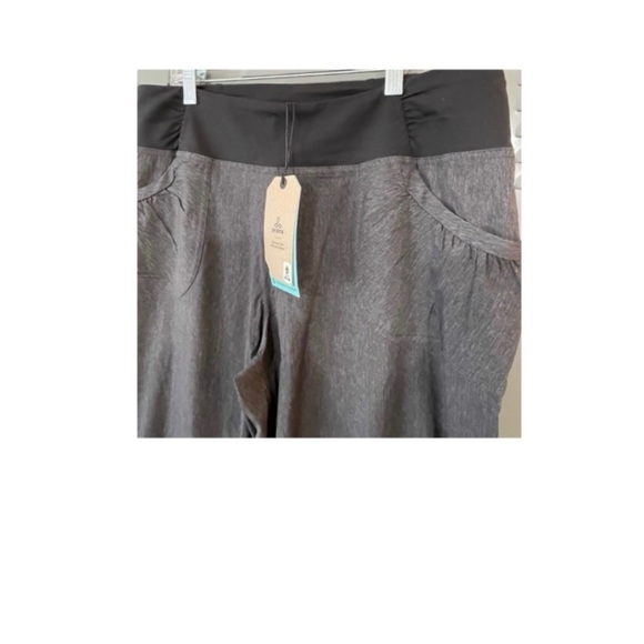 SALE🎈NWOT PRANA GRAY PULL ON PANTS WITH POCKETS AND BLACK WAIST BAND! - Picture 8 of 10